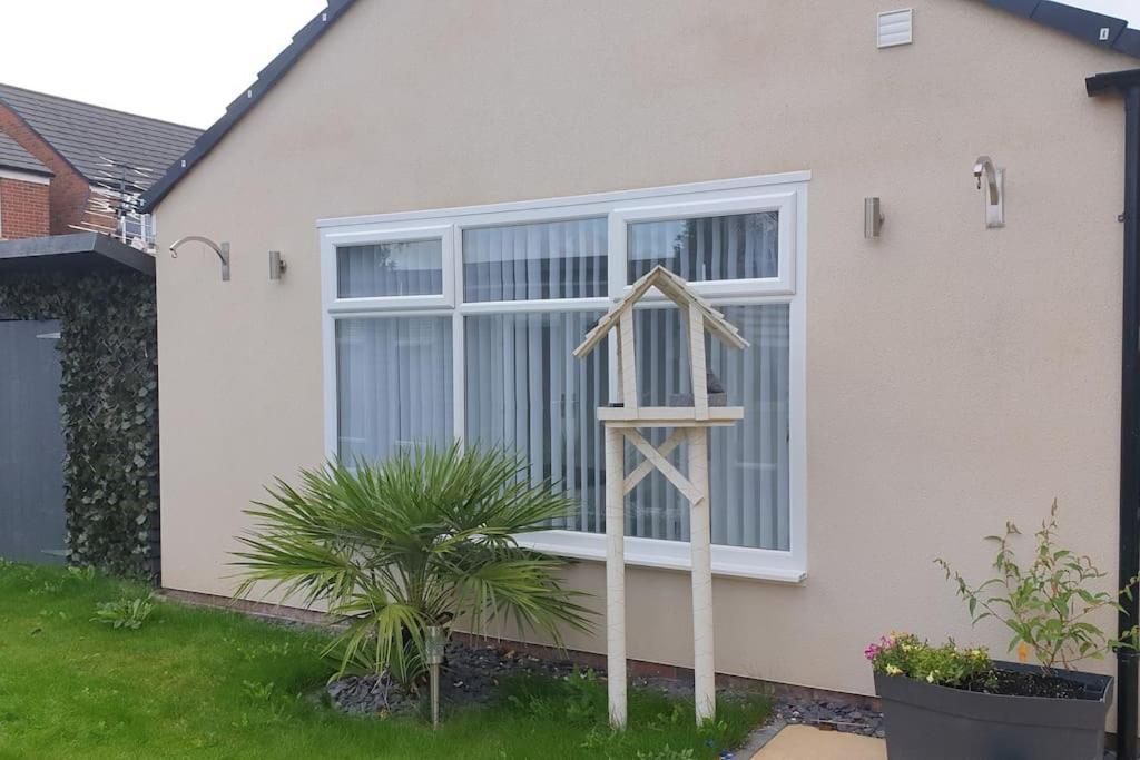 Near Liverpool Double Bedroom Hideaway Wirral Kültér fotó