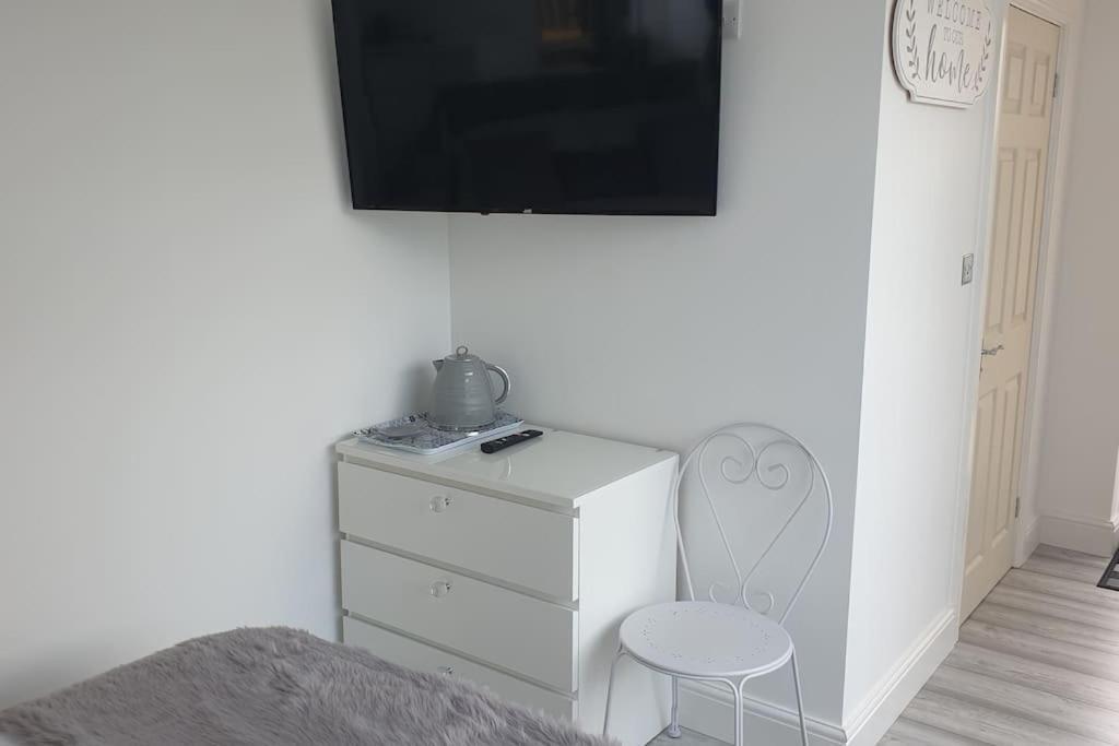 Near Liverpool Double Bedroom Hideaway Wirral Kültér fotó