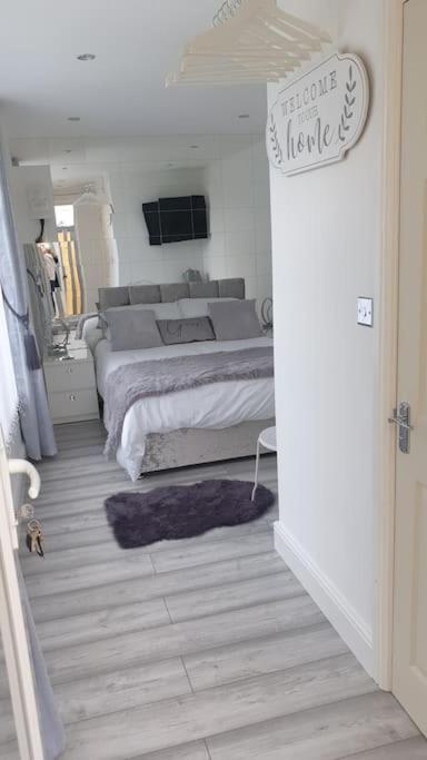 Near Liverpool Double Bedroom Hideaway Wirral Kültér fotó